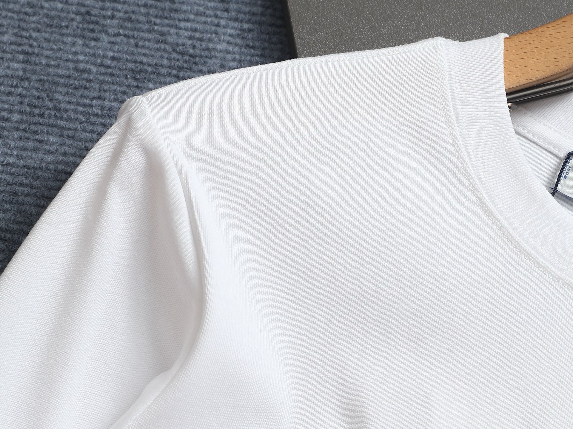 LuxluxHouse Best Quality Clothes T-shirt Moncler