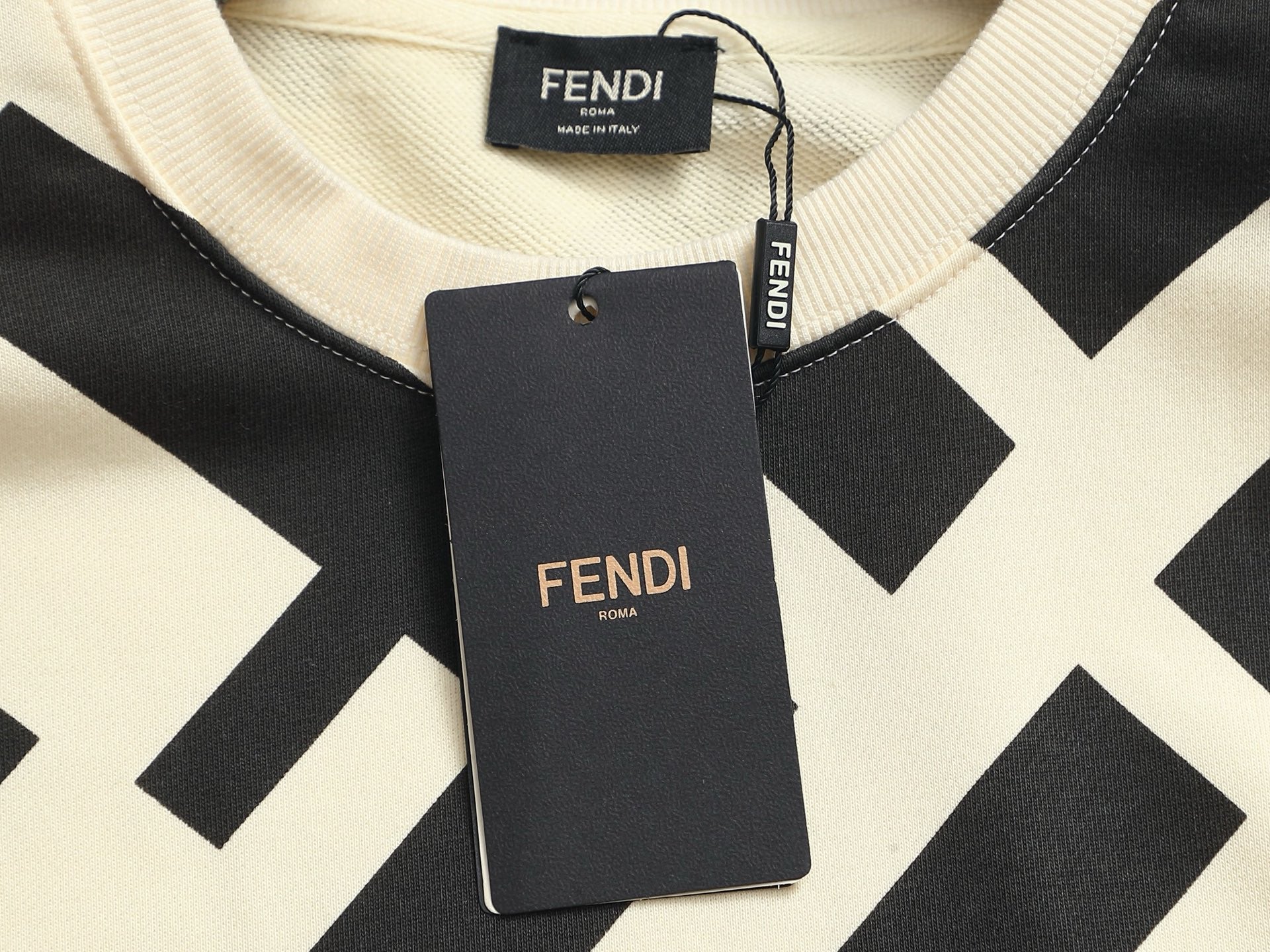 LuxluxHouse Best Quality Clothes Fendi T-shirt