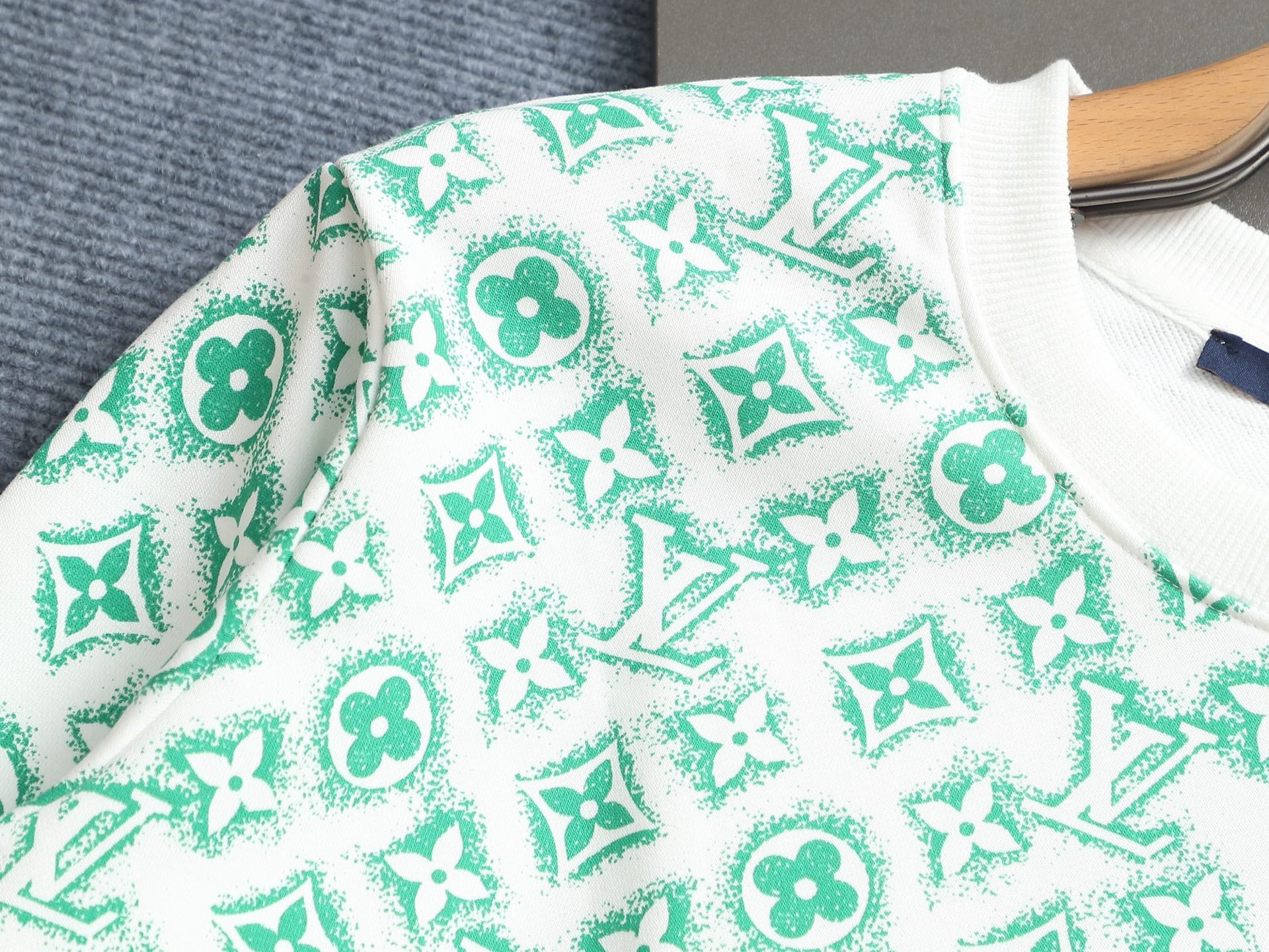 LuxluxHouse Best Quality Clothes Hoodie & Sweater Louis Vuitton