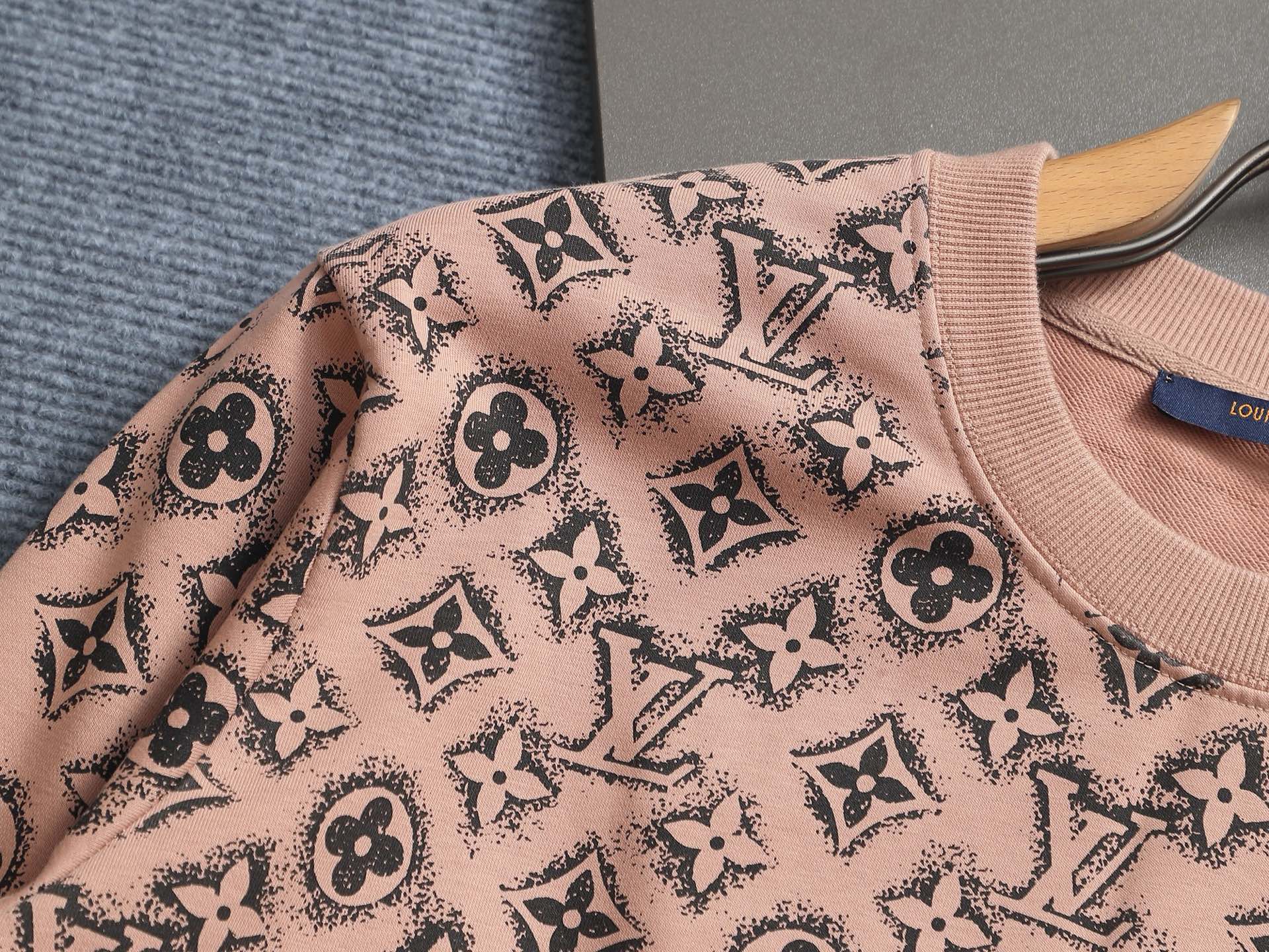 LuxluxHouse Best Quality Clothes T-shirt Louis Vuitton
