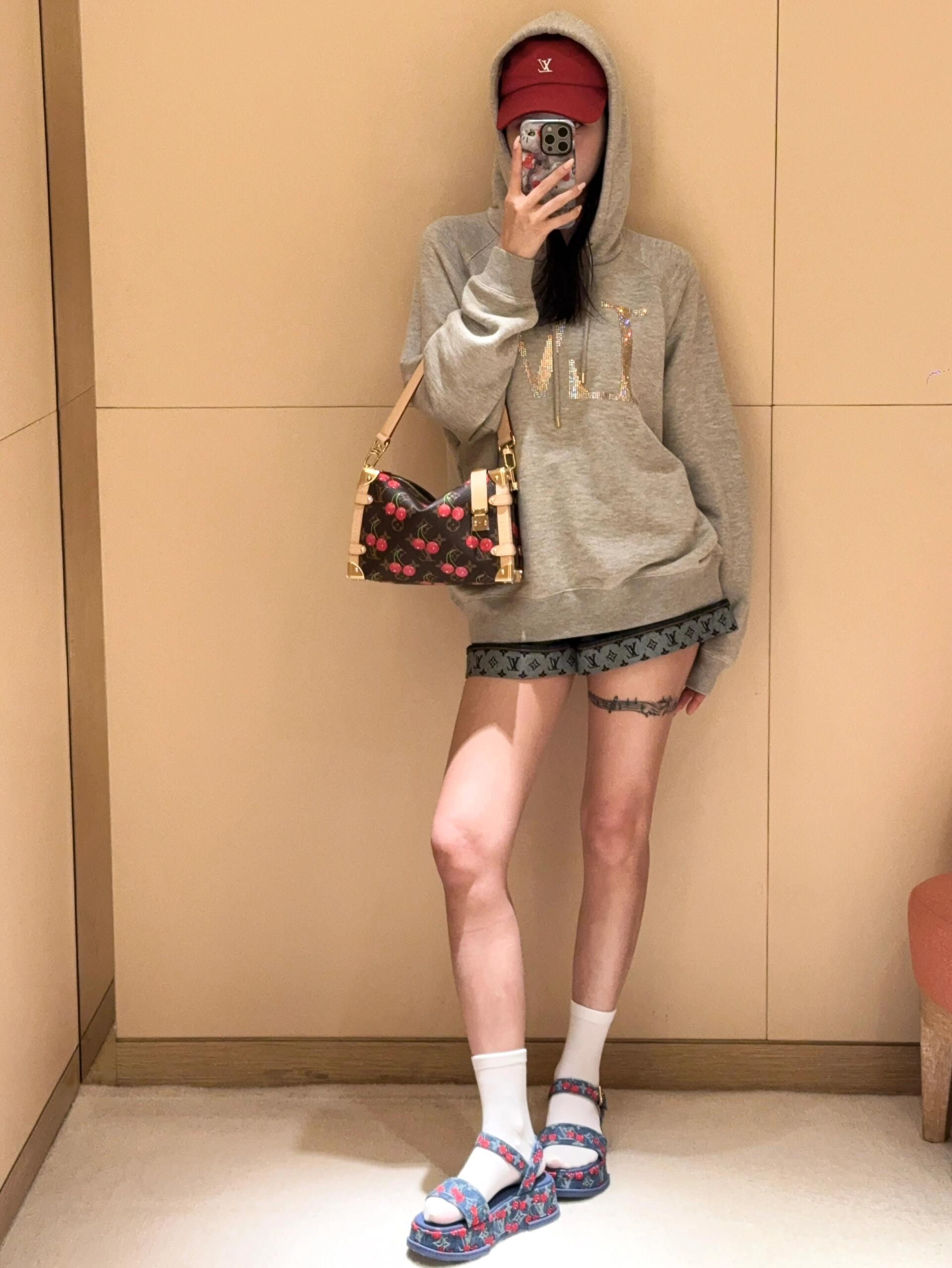 LuxluxHouse Best Quality Clothes Hoodie & Sweater Louis Vuitton