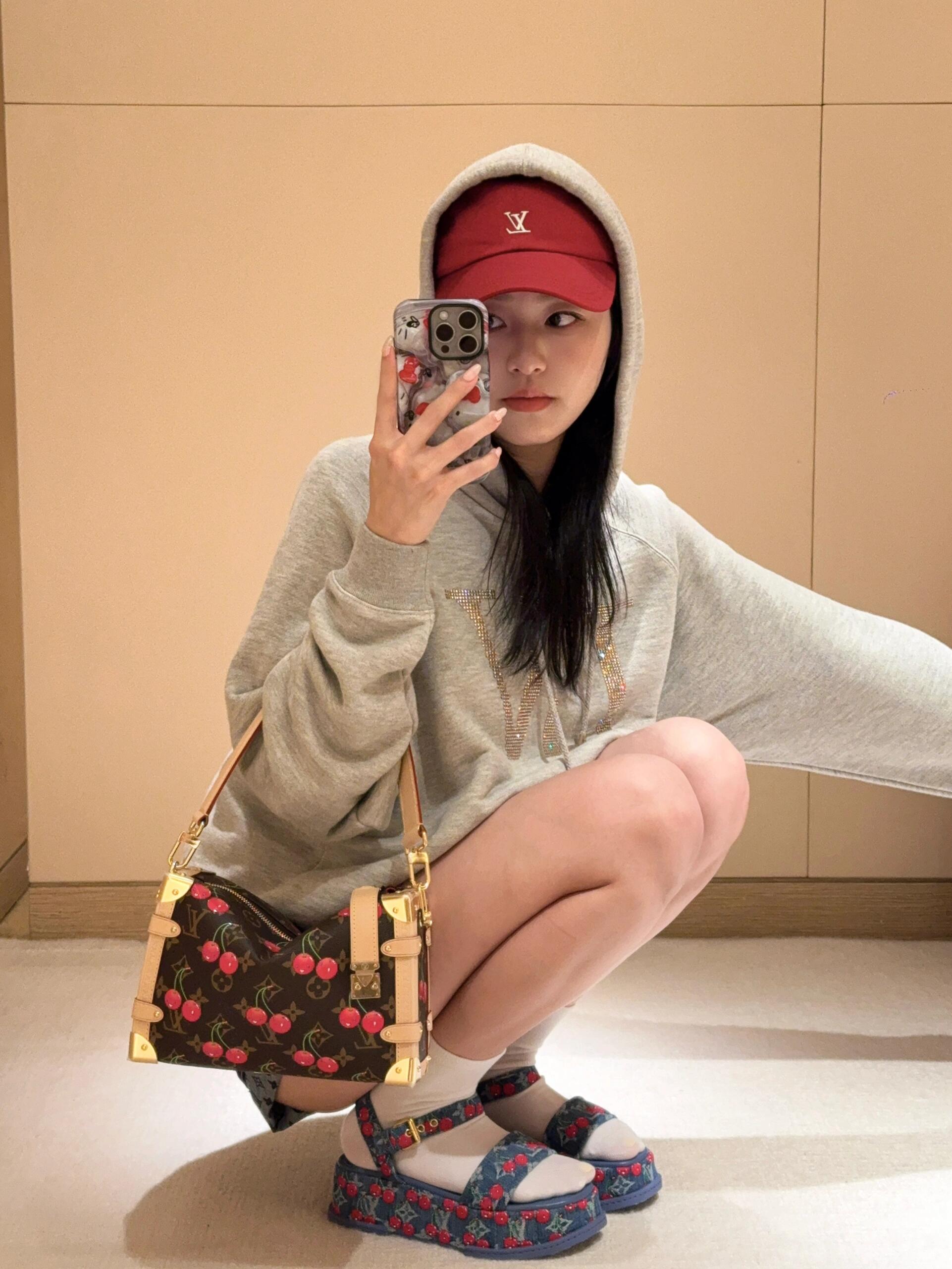 LuxluxHouse Best Quality Clothes Hoodie & Sweater Louis Vuitton
