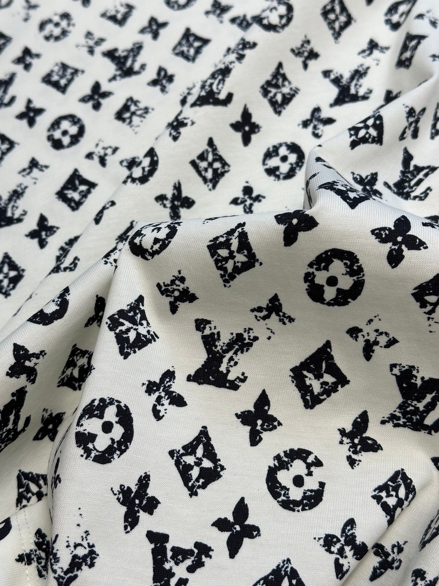 LuxluxHouse Best Quality Clothes T-shirt Louis Vuitton