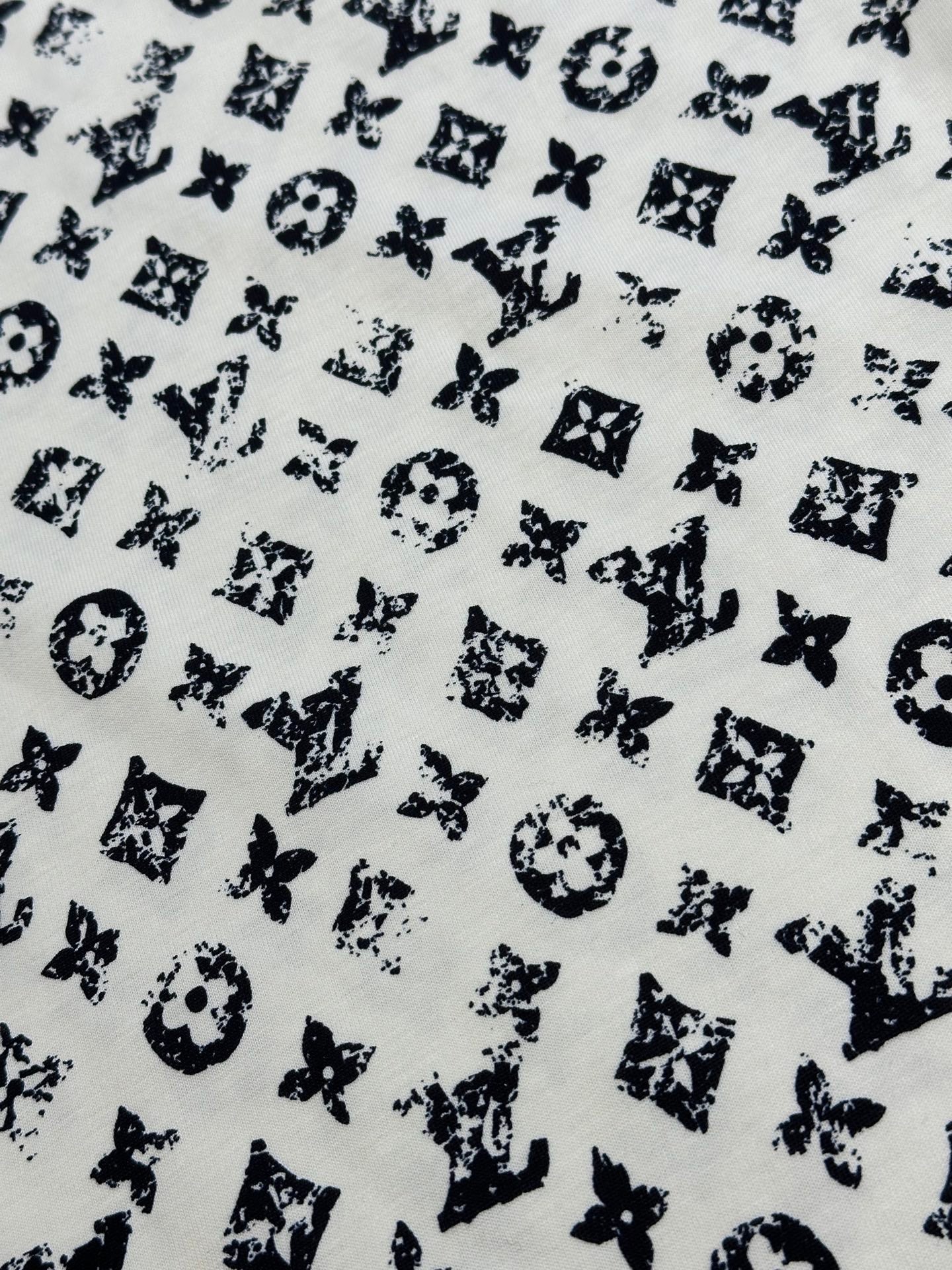 LuxluxHouse Best Quality Clothes T-shirt Louis Vuitton