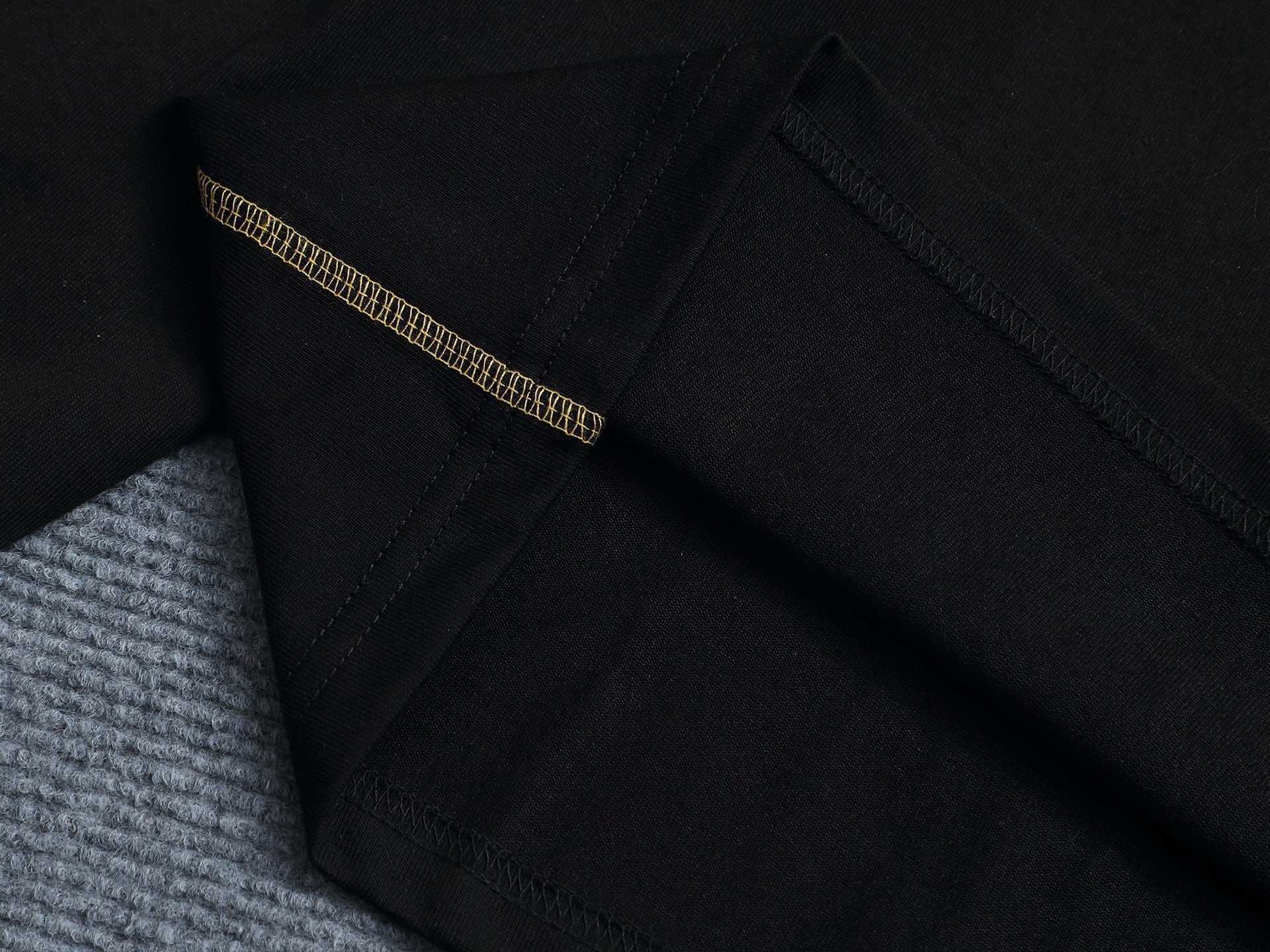 LuxluxHouse Best Quality Clothes T-shirt Arcteryx