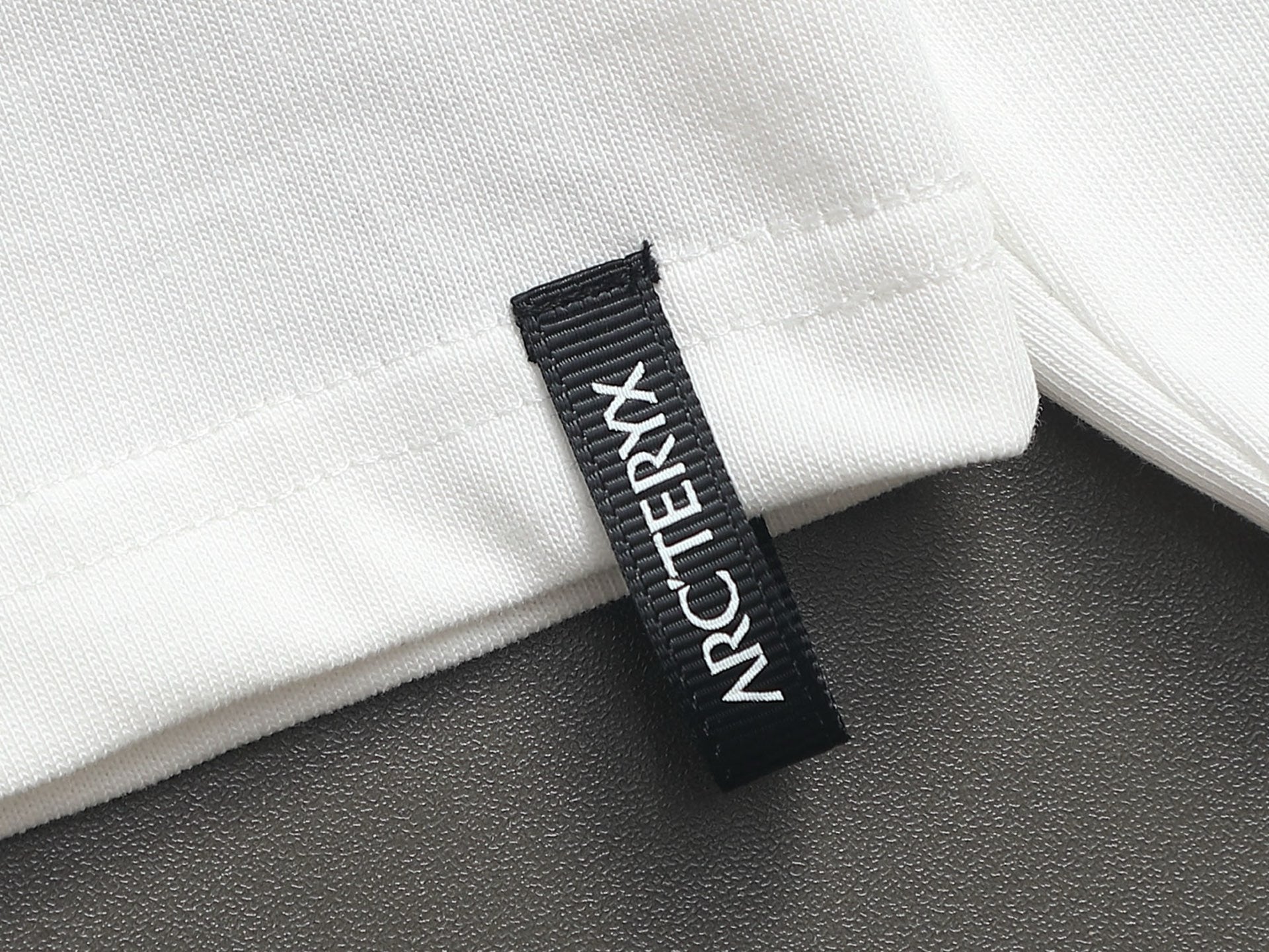 LuxluxHouse Best Quality Clothes T-shirt Arcteryx