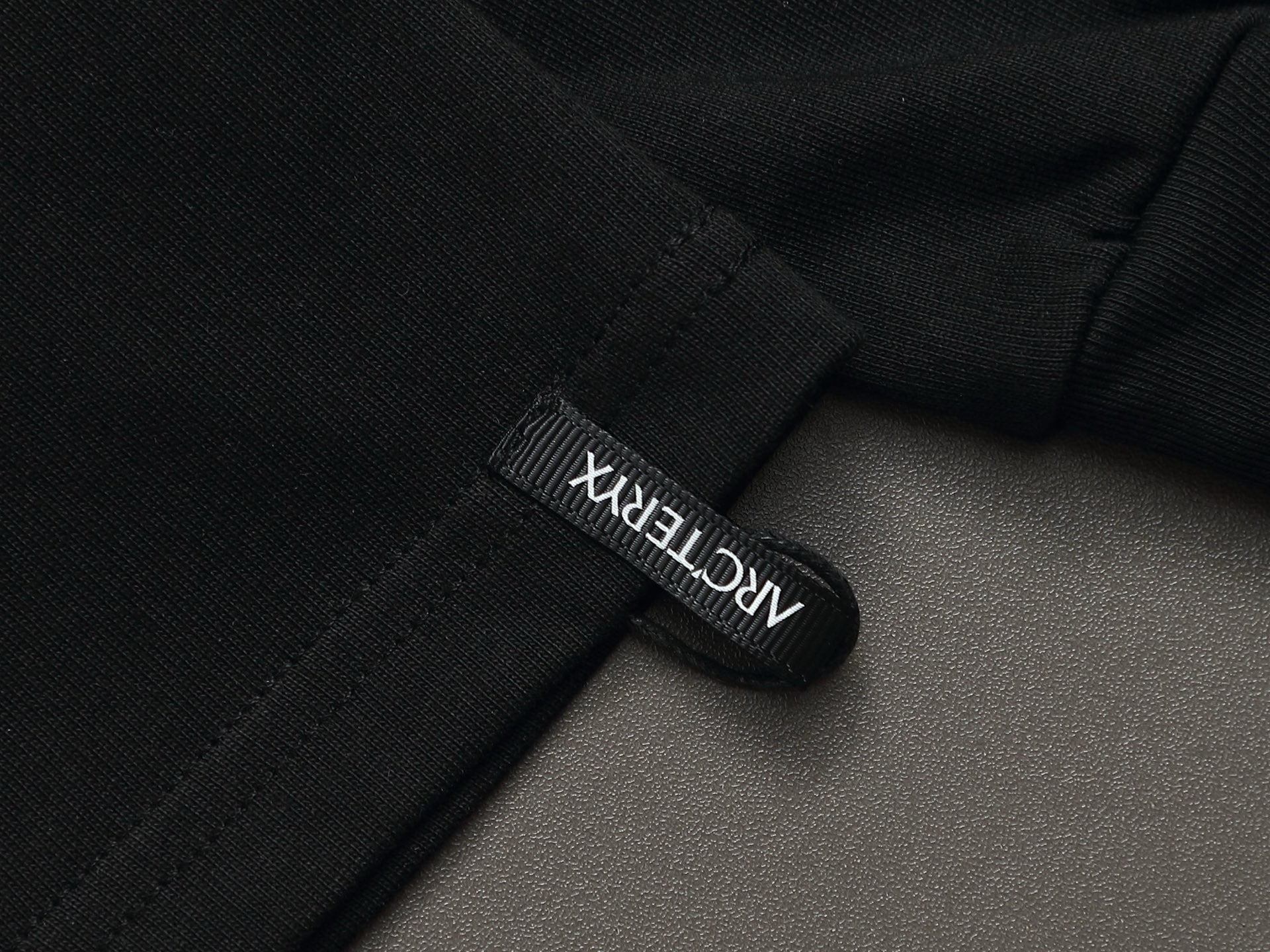 LuxluxHouse Best Quality Clothes T-shirt Arcteryx