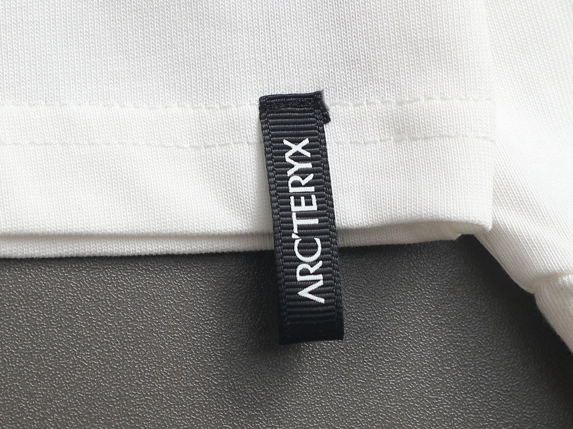 LuxluxHouse Best Quality Clothes T-shirt Arcteryx