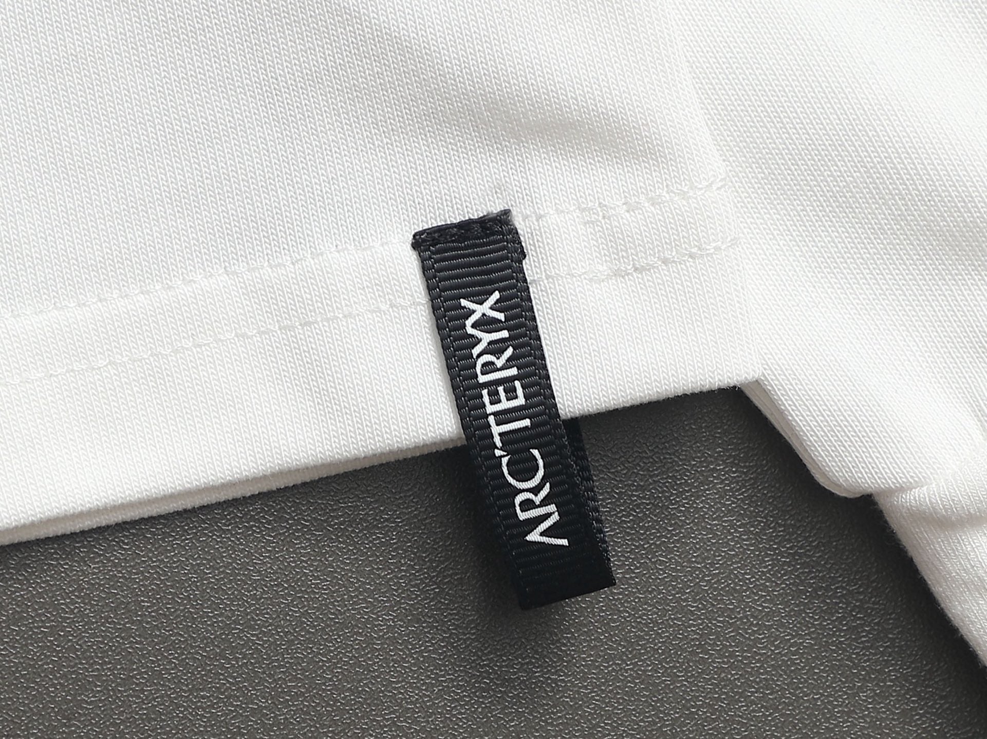 LuxluxHouse Best Quality Clothes T-shirt Arcteryx