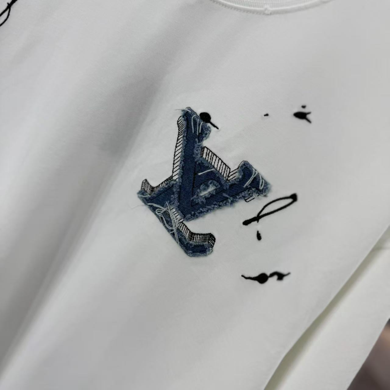 LuxluxHouse Best Quality Clothes T-shirt Louis Vuitton
