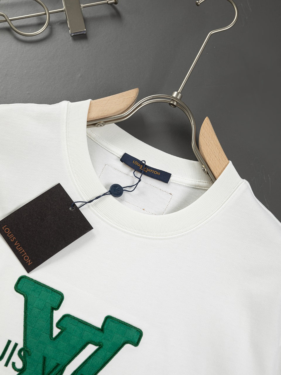 LuxluxHouse Best Quality Clothes T-shirt Louis Vuitton