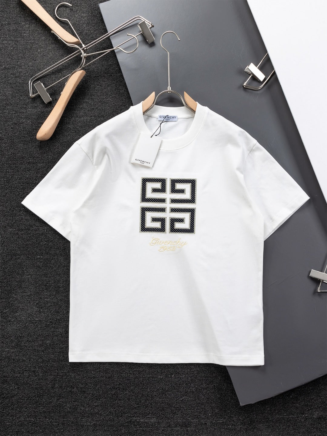 LuxluxHouse Best Quality Clothes Givenchy T-shirt
