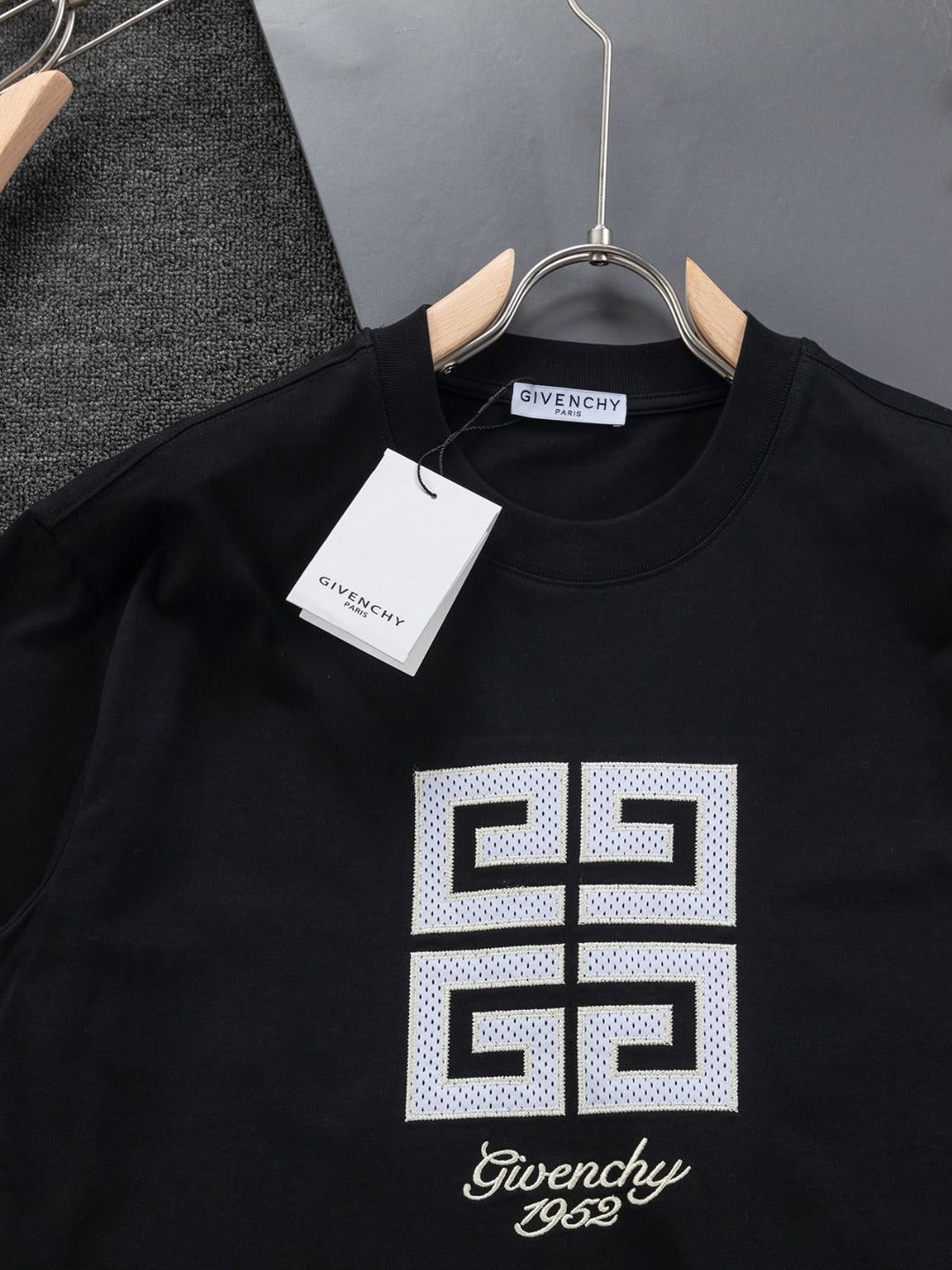 LuxluxHouse Best Quality Clothes Givenchy T-shirt