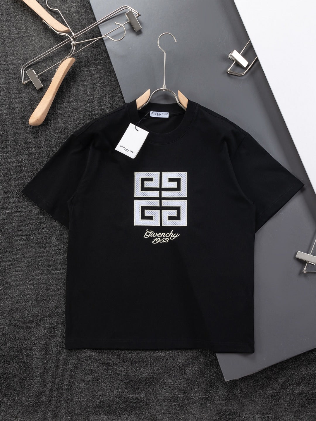 LuxluxHouse Best Quality Clothes Givenchy T-shirt