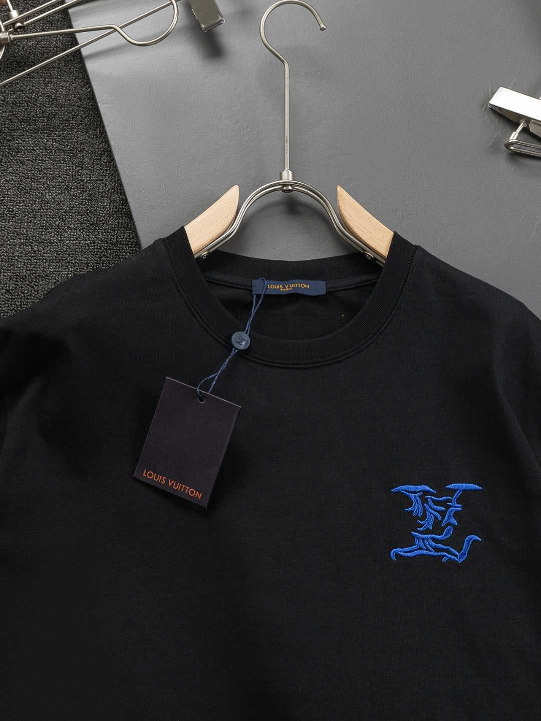 LuxluxHouse Best Quality Clothes T-shirt Louis Vuitton
