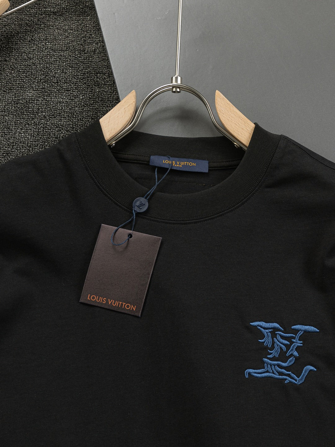 LuxluxHouse Best Quality Clothes T-shirt Louis Vuitton