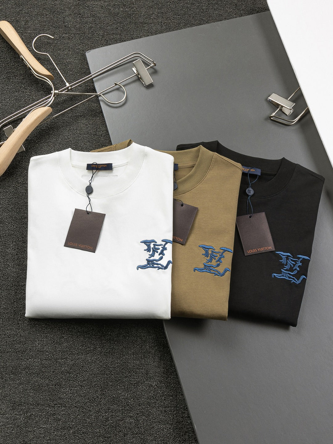 LuxluxHouse Best Quality Clothes T-shirt Louis Vuitton