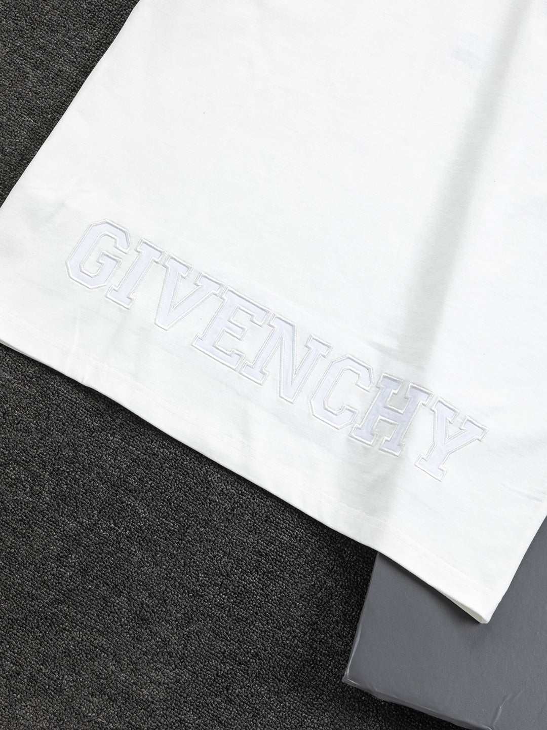 LuxluxHouse Best Quality Clothes Givenchy T-shirt