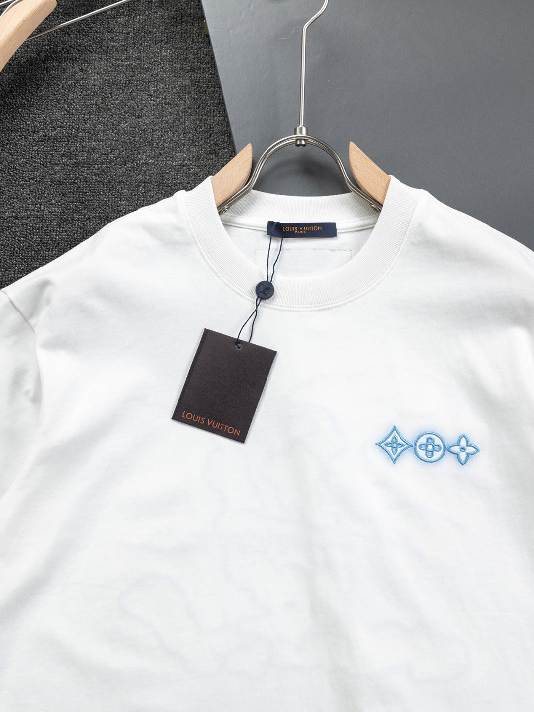 LuxluxHouse Best Quality Clothes T-shirt Louis Vuitton
