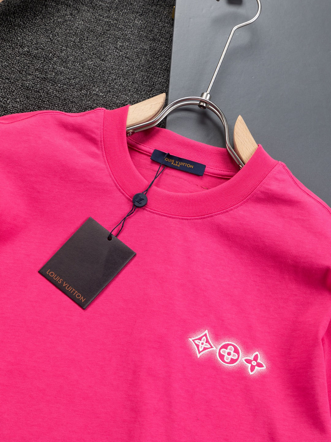 LuxluxHouse Best Quality Clothes T-shirt Louis Vuitton