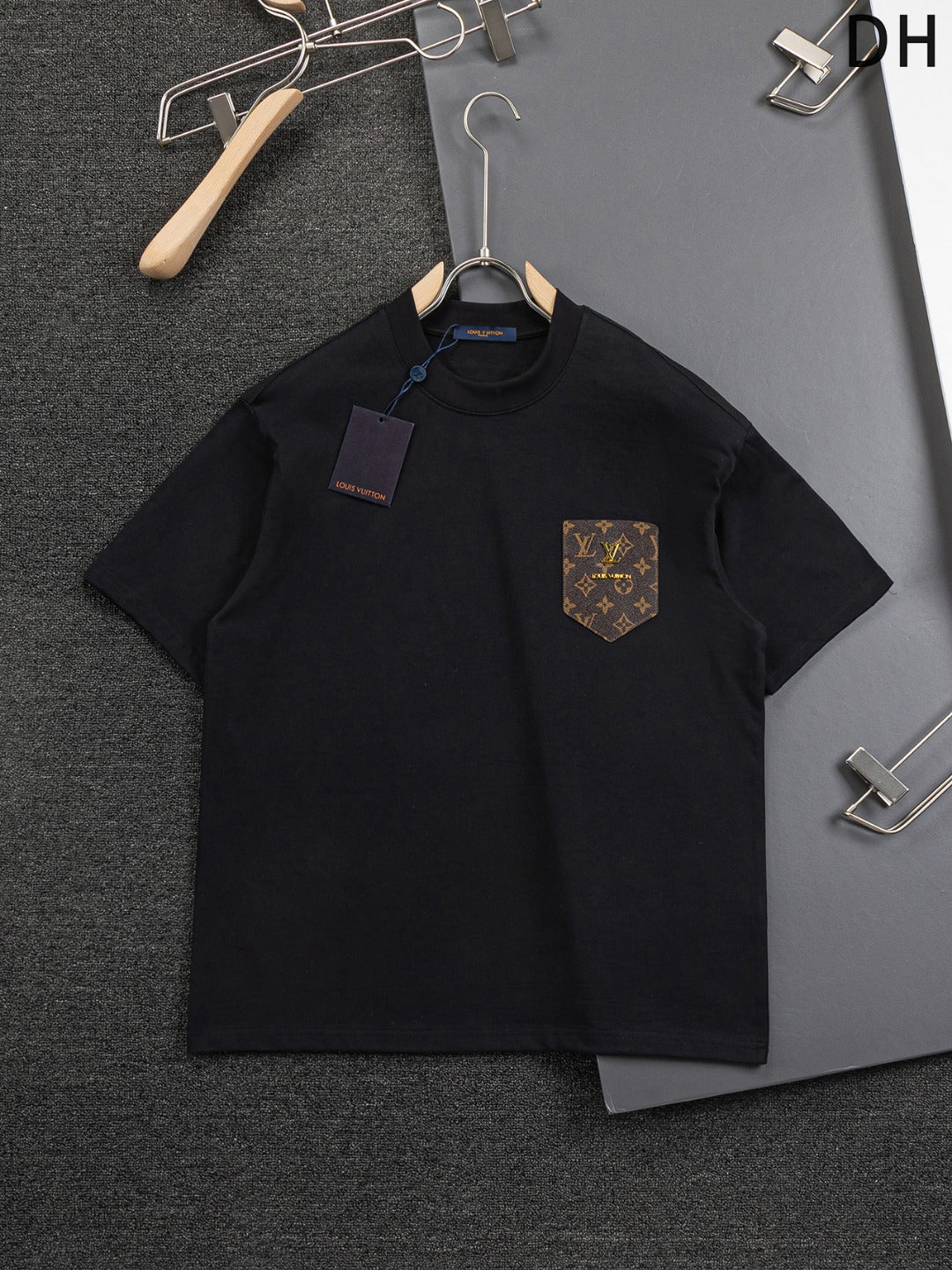 LuxluxHouse Best Quality Clothes T-shirt Louis Vuitton