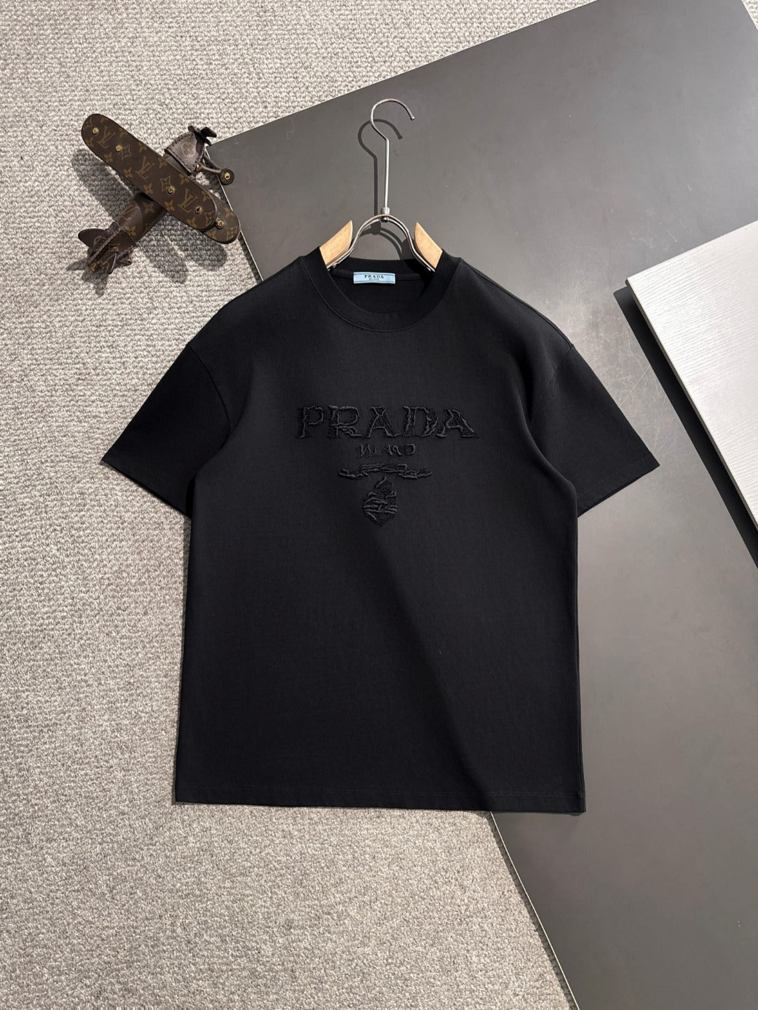 LuxluxHouse Best Quality Clothes T-shirt Prada