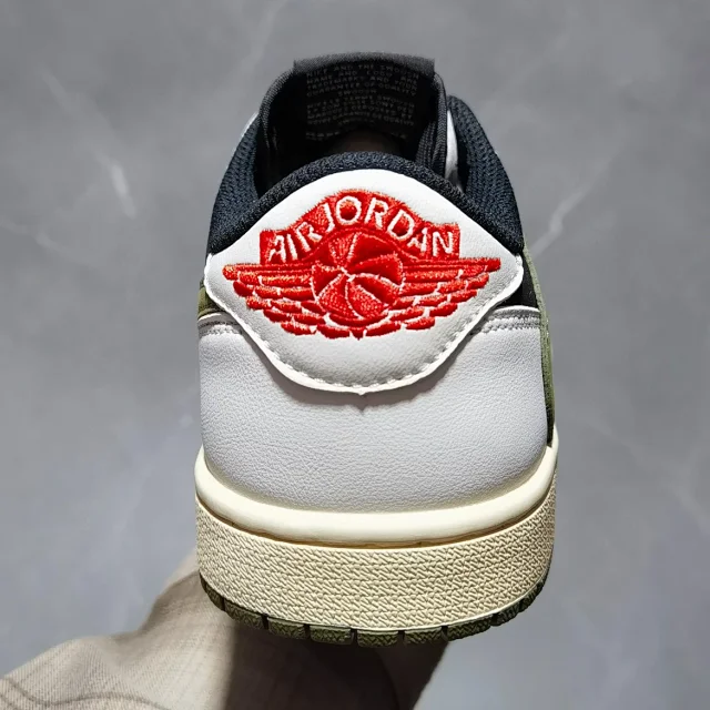 XC Batch-Air Jordan 1  × Travis Scott “Olives”